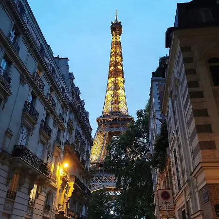 Magnifique Parisien Au Pied De La Tour Eiffel City Center